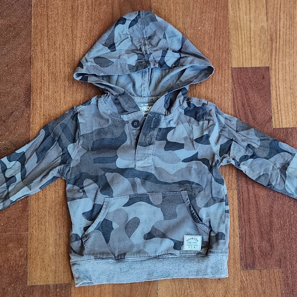 OshKosh B'gosh Gray Camo Hooded Jersey Size 3T